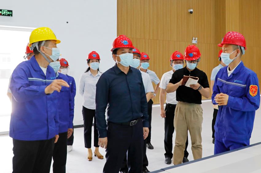 市委書記羅聯(lián)峰到臨新藍天調(diào)研
